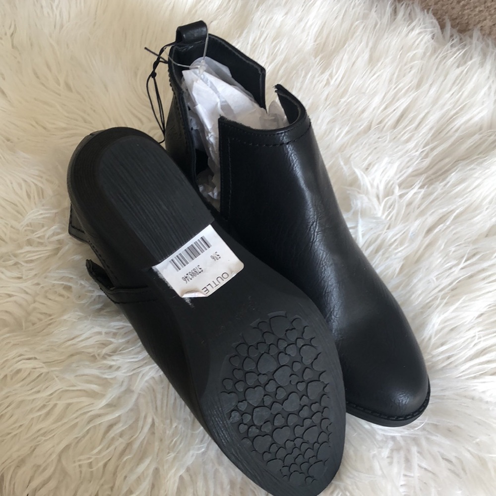 Shoes - Picture 3 of 3